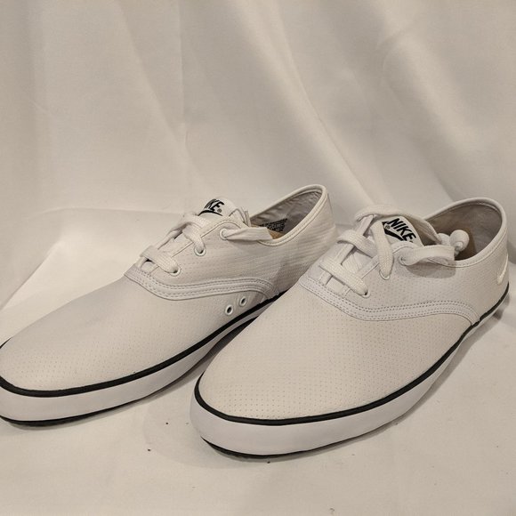 nike deuce